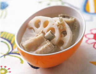 莲藕薏米排骨汤