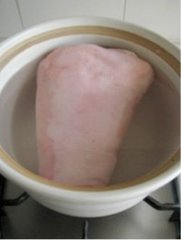 美味农家土猪肘子的做法 步骤1