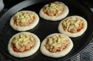 金枪鱼迷你小披萨