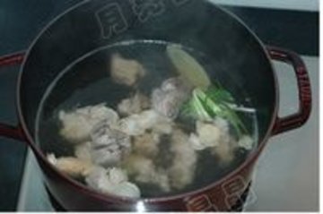 杂骨菌菇汤的做法图解2