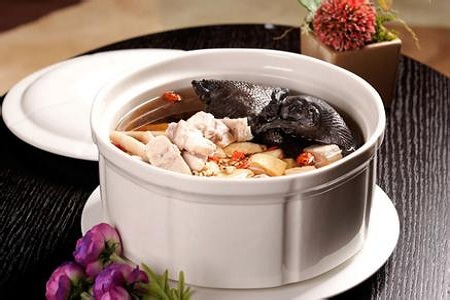 党参炖乌鸡 党参炖乌鸡