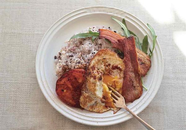 烤番茄煎蛋杂粮饭怎么做?美味拌饭这样做 烤番茄煎蛋杂粮饭怎么做?美味拌饭这样做