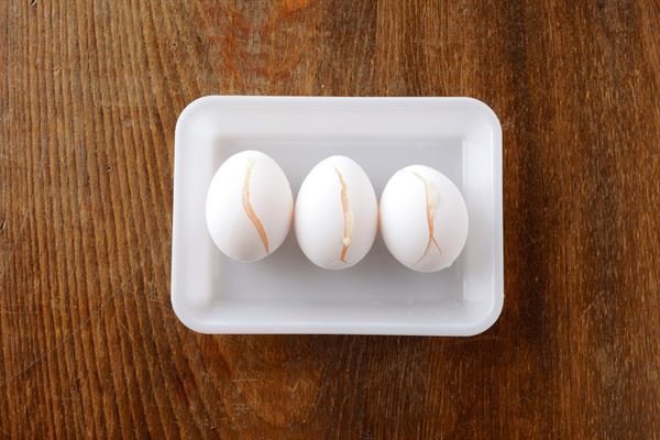 鸡蛋还能这样吃?动手制作酪梨镶嵌冷冻蛋