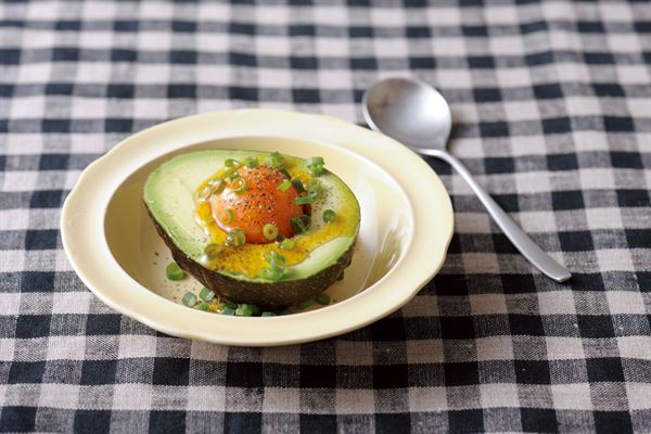 鸡蛋还能这样吃?动手制作酪梨镶嵌冷冻蛋