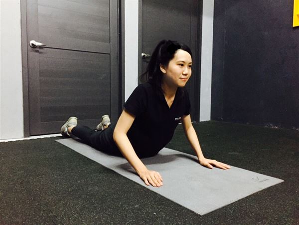 美女穆熙妍秀腹肌 教练教你8招搞定 美女穆熙妍秀腹肌 教练教你8招搞定