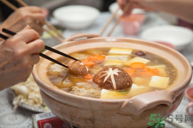 冬季招待客人的火锅做什么最好