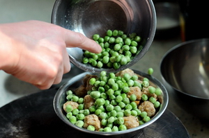 金汤团圆香碗步骤3