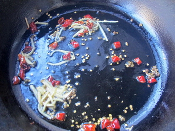 香煎多春鱼步骤3