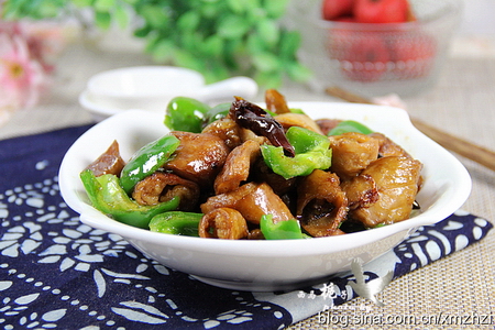 青椒爆肥肠的做法