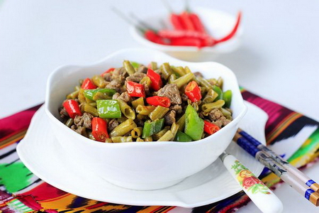 酸豇豆炒羊肉的做法