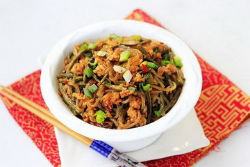 干豇豆炒粉条步骤