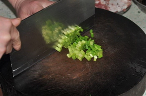 鱼香碎滑肉步骤1