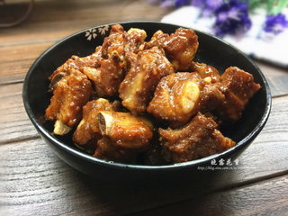 腐乳烧排骨的做法