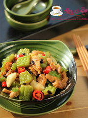 豉椒苦瓜炒鸡肉