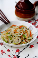 炝炒藕片的做法