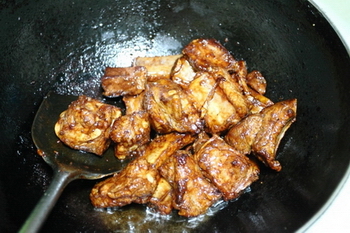 红乳蒜香排骨的做法步骤5