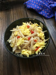 酸笋炒鸡蛋的做法