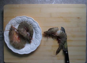 芝士焗虾的做法步骤2