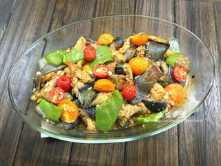 圣女果烤三文鱼皮