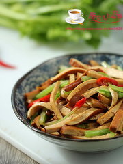 香干炒芹菜的做法