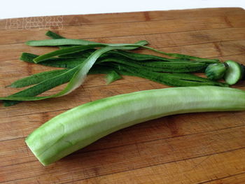 丝瓜炒鸡蛋的做法步骤1