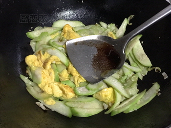 丝瓜炒鸡蛋的做法步骤8
