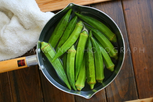 洋葱南瓜烧秋葵的做法步骤1