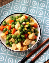 豌豆炒鸡丁