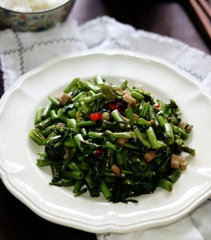 肉丁辣炒空心菜梗