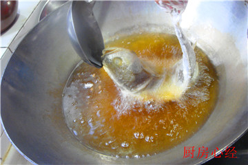 醋溜黄鱼的做法步骤7