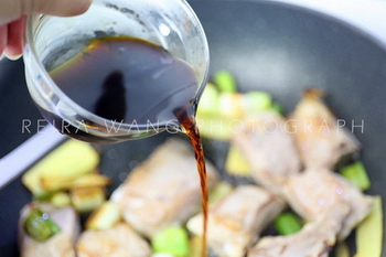 栗子烧排骨的做法步骤5