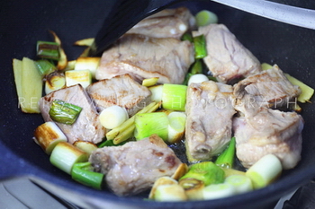 栗子烧排骨的做法步骤4