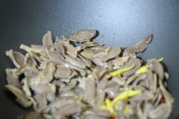 泡椒鸡珍的做法步骤4