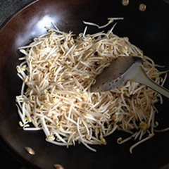 酸辣豆芽的做法步骤4