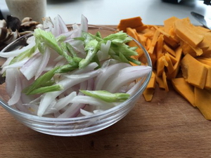 南瓜奶酪焖饭的做法步骤2