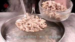 脆炒鲜鸭肠的做法步骤3