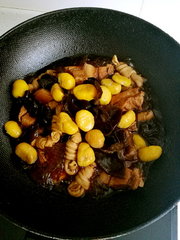 板栗千张烧排骨五花肉的做法步骤5