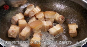 板栗红烧肉的做法步骤3