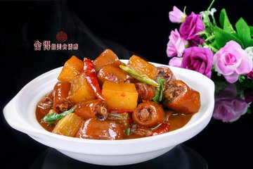 猪尾巴烧白萝卜