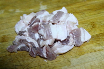 五花肉炒茭白的做法步骤1