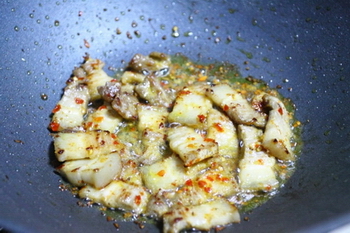 五花肉炒茭白的做法步骤4