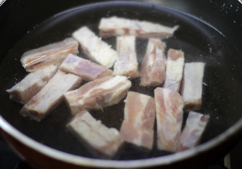 煎排骨的做法步骤2