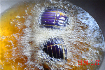 河蟹扒茄子的做法步骤3