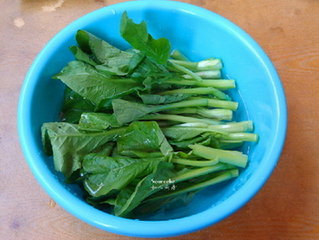 瘦肉灼菜心的做法步骤3