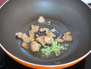 瘦肉灼菜心的做法步骤6