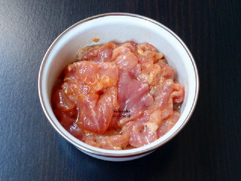 瘦肉灼菜心的做法步骤2