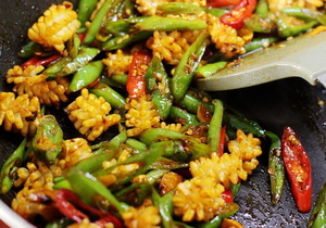 香辣鱿鱼卷的做法步骤8