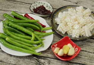 香辣鱿鱼卷的做法步骤1