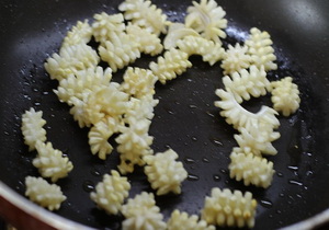 香辣鱿鱼卷的做法步骤5