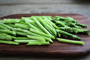 虫草花芦笋炒虾仁的做法步骤1